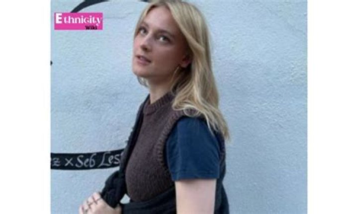 Actress Phia Saban Wiki, Age Boyfriend, Family & Height