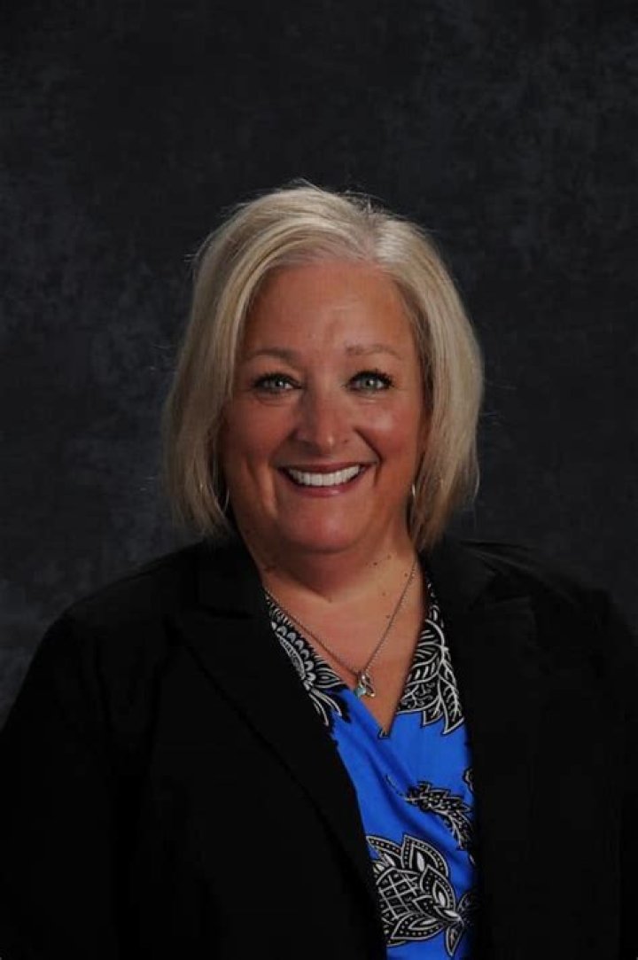 Amy Simpson Passes Away, Elm tree elementary school, Bentonville principal