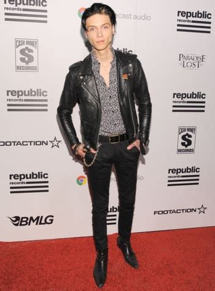 Andy Biersack Body Measurements Height Weight Age Facts Family Bio