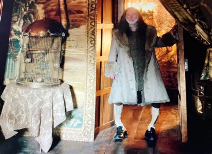 Are Colum Mackenzie Legs Real? – Celebrity