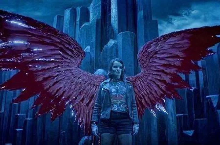 Brianna Hildebrand Wiki, Girlfriend, Age, Height & Parents
