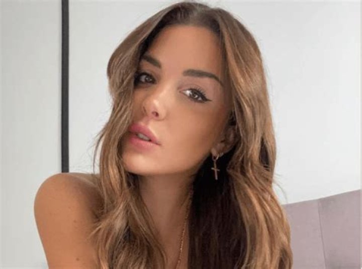 Cata Vallejos in Bathing Suit Says "I Love You" — Celebwell