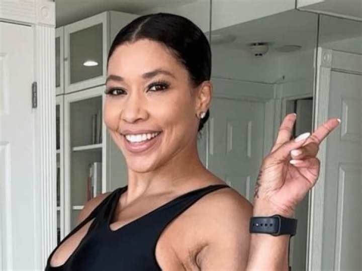 Celebrity Trainer Jeanette Jenkins in Workout Gear Shares “Workout Motivation”