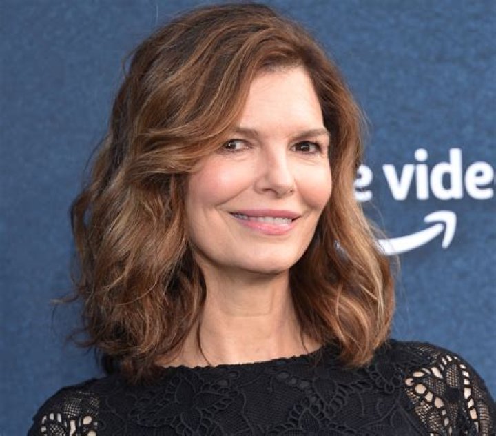 Criminal Minds Star Jeanne Tripplehorn Shares Swimsuit Photo of “Summer”