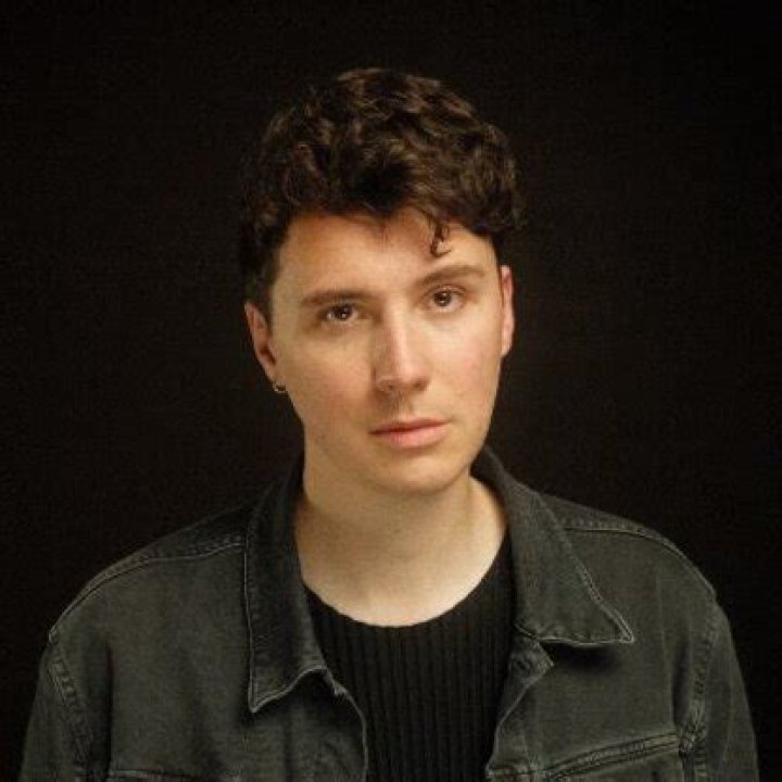 Daniel Howell Net Worth & Earnings (2024)