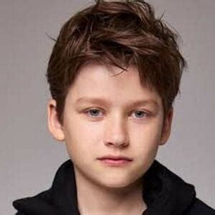 Fflyn Edwards Wiki, Age, Birthday, Parents, Height, Education & More