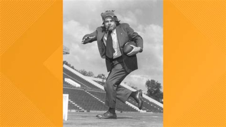 Gus Manning Obituary , Athletic Department Legend