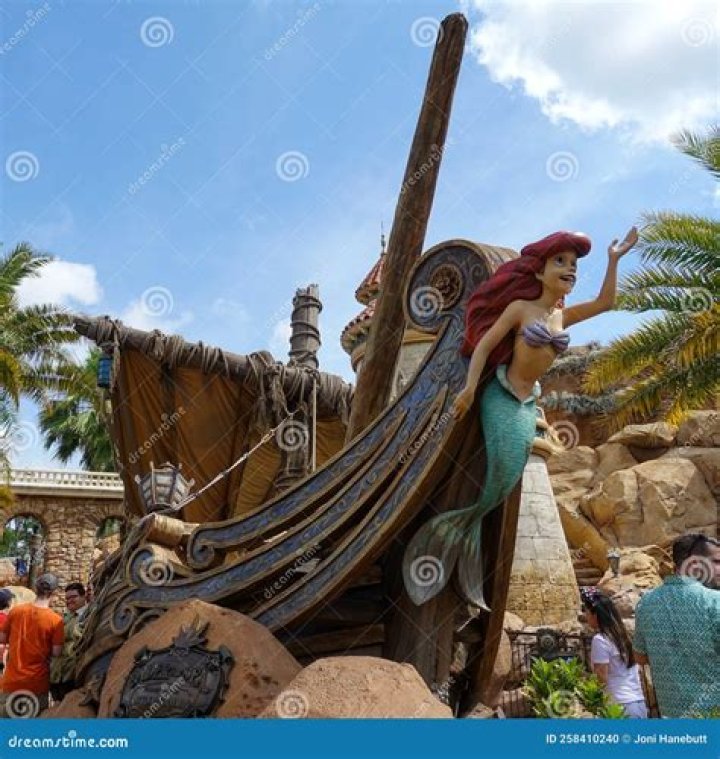 How long is the Little Mermaid ride? – Celebrity