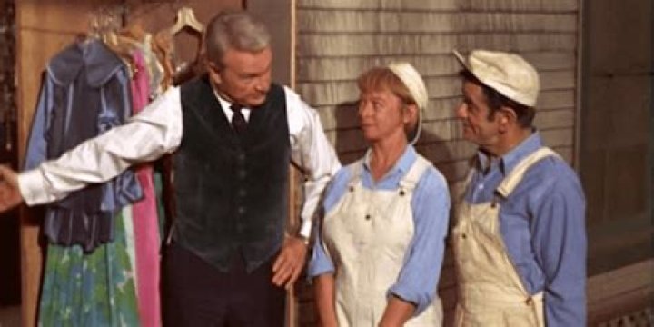How many pigs were used on Green Acres? – Celebrity