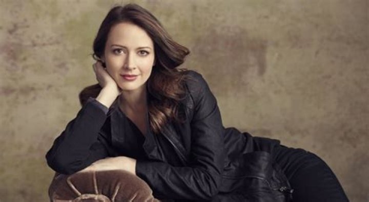 
How Much Money Does Amy Acker Make? Latest Income Salary
