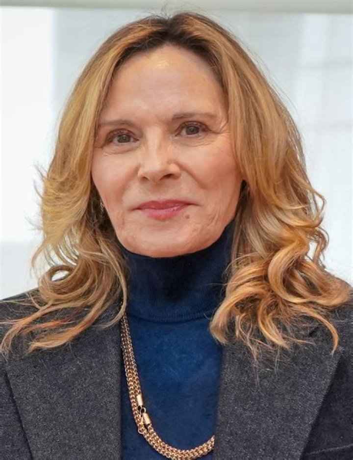 
How Much Money Does Kim Cattrall Make? Latest Income Salary
