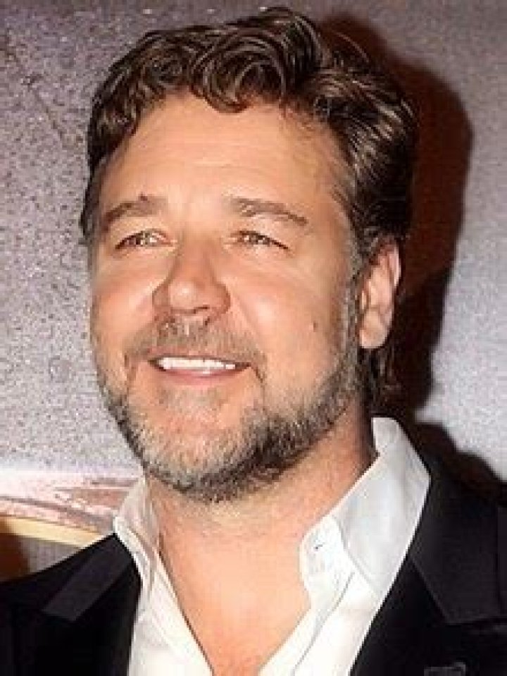 
How Much Money Does Russell Crowe Make? Latest Income Salary
