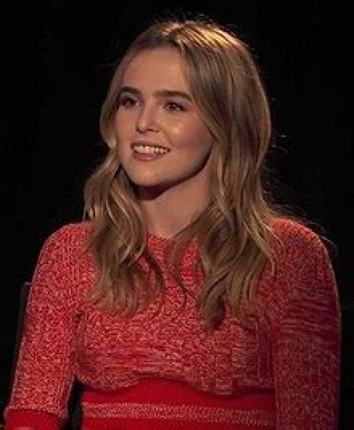 
How Much Money Does Zoey Deutch Make? Latest Income Salary
