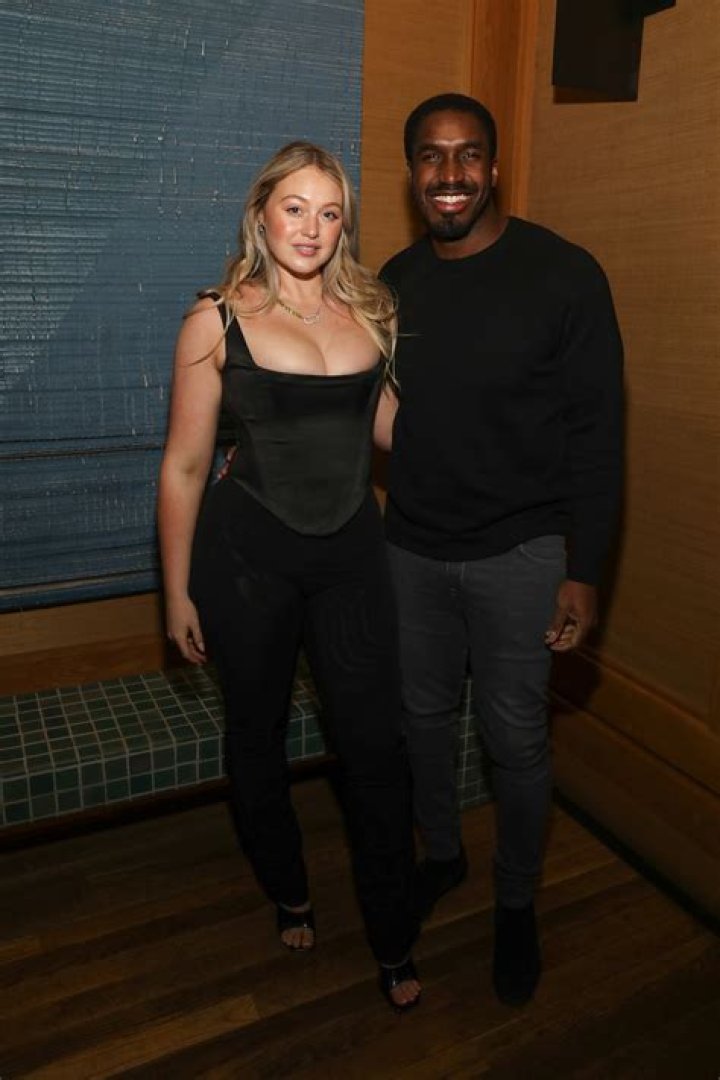 Iskra Lawrence in Bathing Suit is "Remembering to Be Bold" — Celebwell