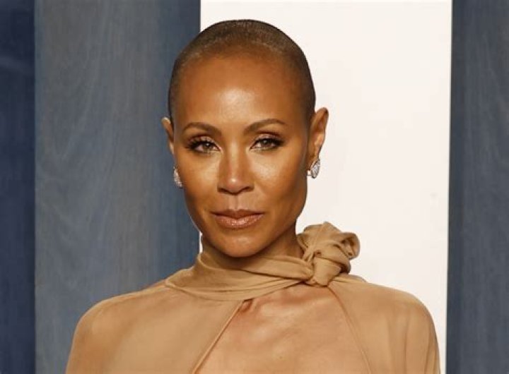 Jada Pinkett Smith’s Hair Loss is Caused by Alopecia — Celebwell