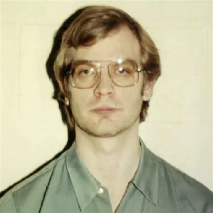 Jeffrey Dahmer Killer Christopher Scarver Age, Wife, Son, Life Sentence, Height, Parents & Facts