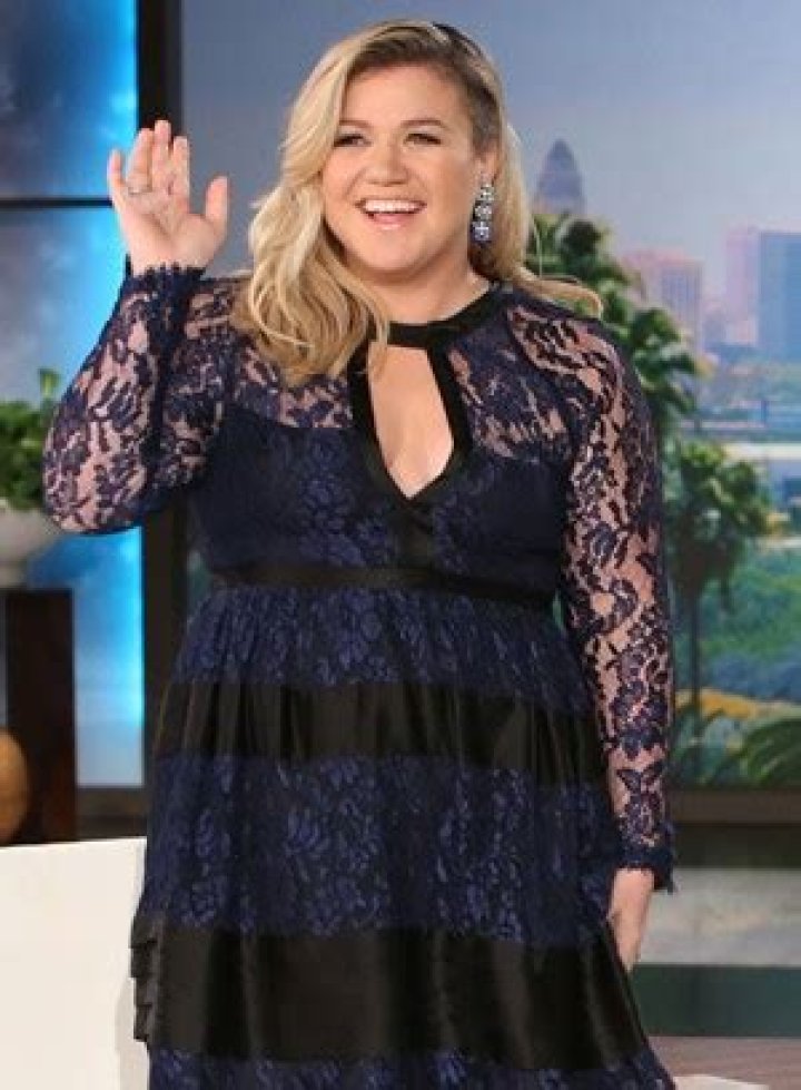 Kelly Clarkson Body Measurements Bra Size Height Weight Shoe Vital Stats