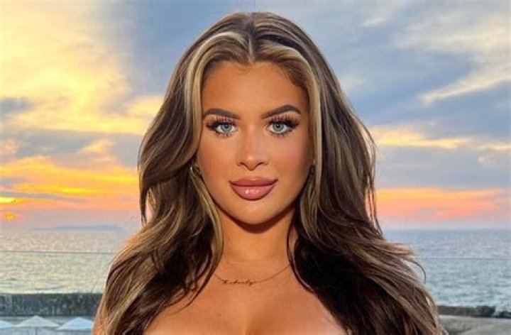 Liberty Poole in Bathing Suit Says "Beauty Comes in All Shapes and Sizes" — Celebwell