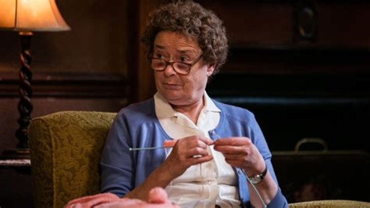 Linda Bassett Weight Loss: Factors Associated with Linda's Recent Weight Loss!