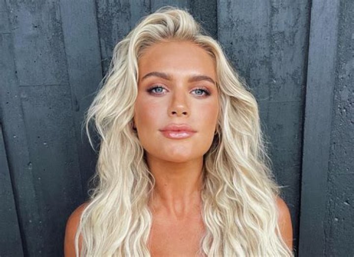 Madison LeCroy in Bathing Suit Reads Self-Help Book — Celebwell