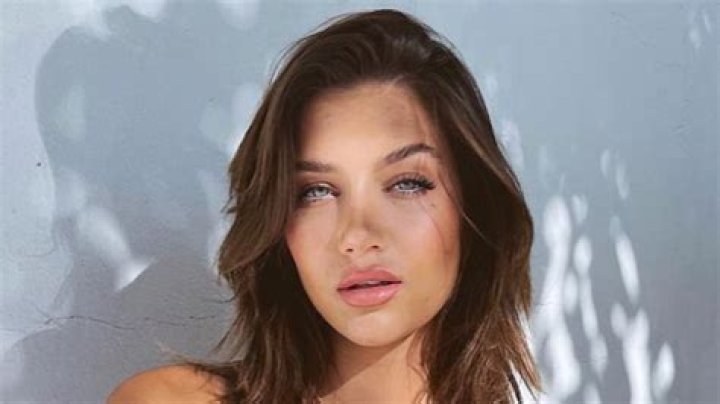 Madison Lewis in Bathing Suit Has a "Wonderful Day" — Celebwell