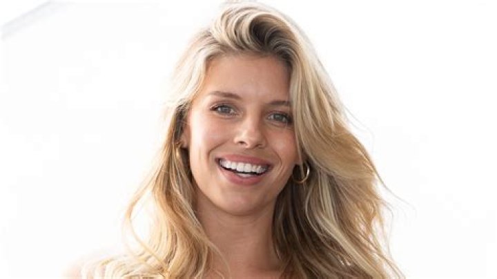 Natasha Oakley in Bathing Suit Has "Breakfast in Bikinis" — Celebwell