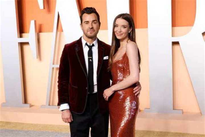 Nicole Brydon Bloom Wiki, Age, Net worth, Height & Boyfriend