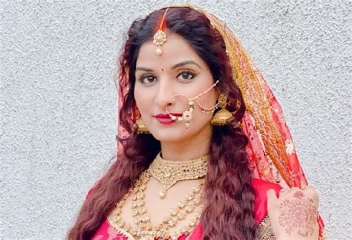 Poonam Dubey in Bathing Suit Says "My Life, My Rules" — Celebwell