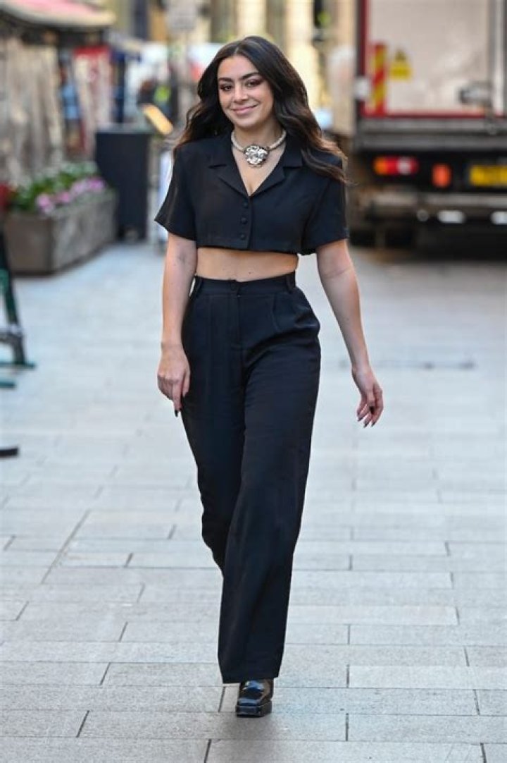 Proven Ways to Shrink Your Waist, Says Celebrity Nutritionist — Celebwell