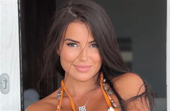 Rachel Bush in Bathing Suit is "Just Peachy Babyy" — Celebwell