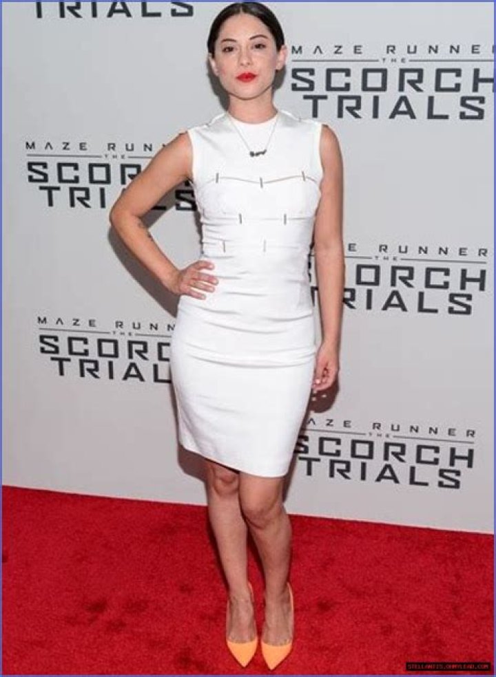 Rosa Salazar Height weight Bra Size Body Measurements Age Facts Bio
