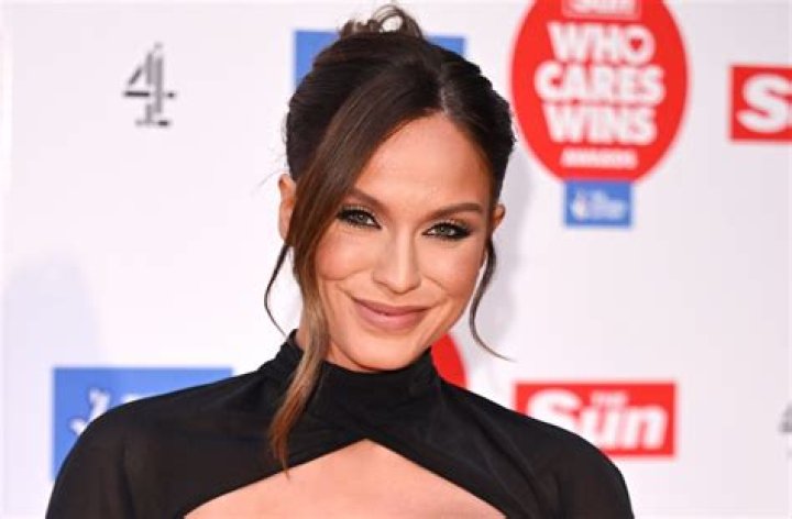 Vicky Pattison in Bathing Suit Says "Get Me in the Sun" — Celebwell
