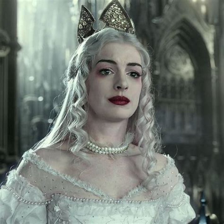 What is white queens name? – Celebrity