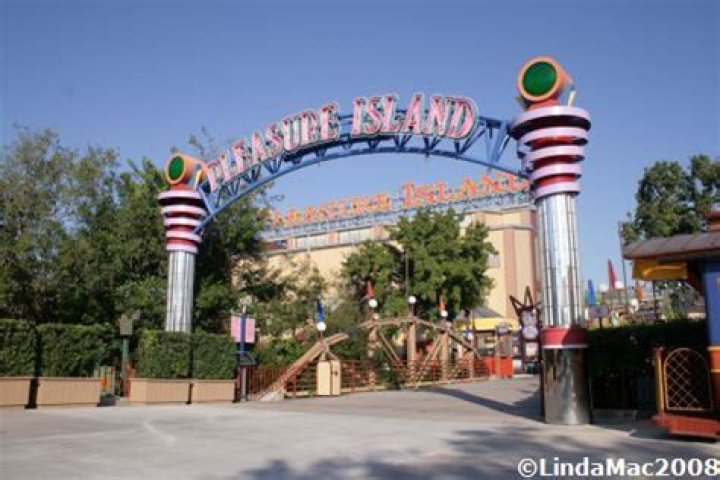 When did Pleasure Island become Disney Springs? – Celebrity