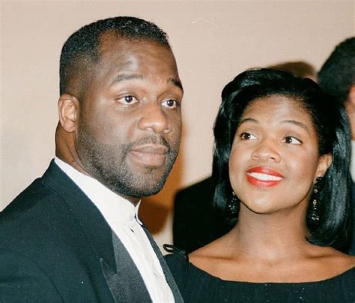 Which Winans are twins? – Celebrity