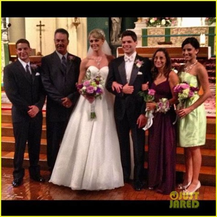 Who is Jeremy Jordan married to? – Celebrity