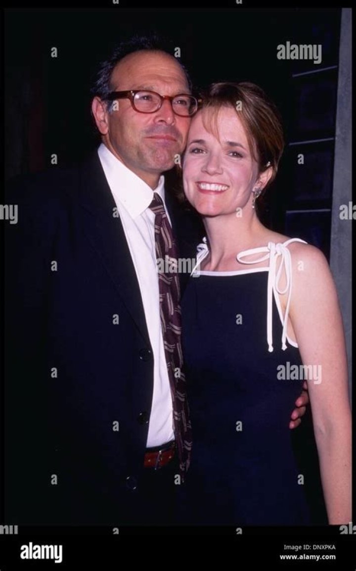 Who is Lea Thompson’s husband? – Celebrity