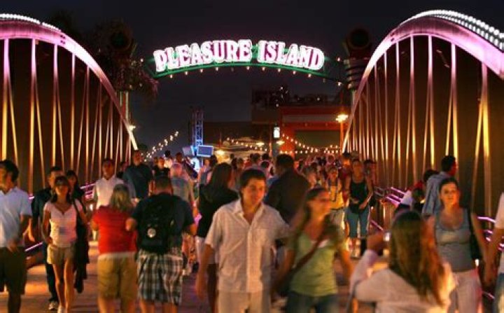Why did Pleasure Island close down? – Celebrity