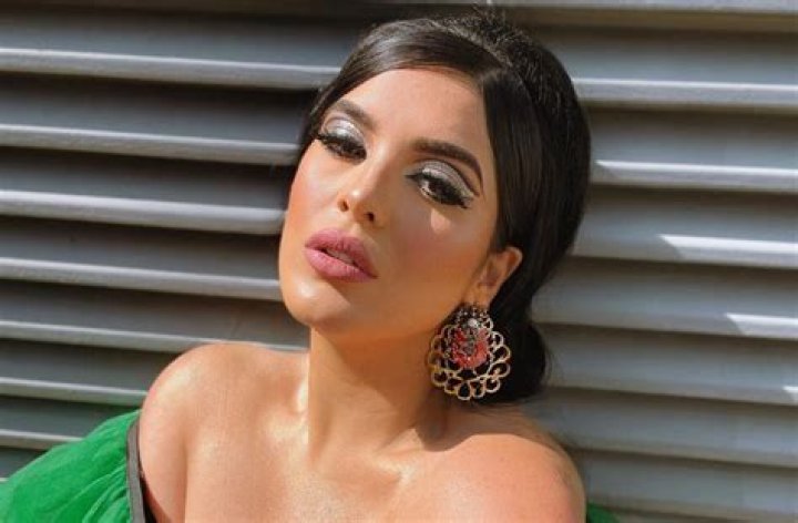 Zelma Cherem in Bathing Suit Touts "Beauty Beyond Size" — Celebwell